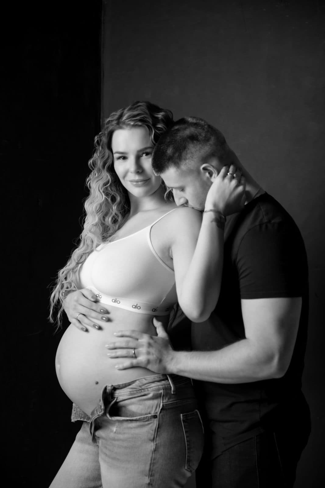 Ariana C. | Maternity — photo 7