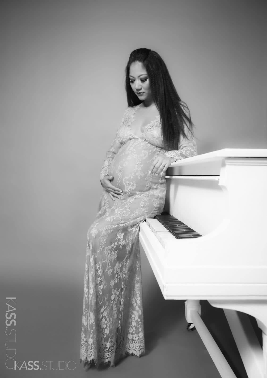 Karina’s Maternity | Studio Session — photo 1